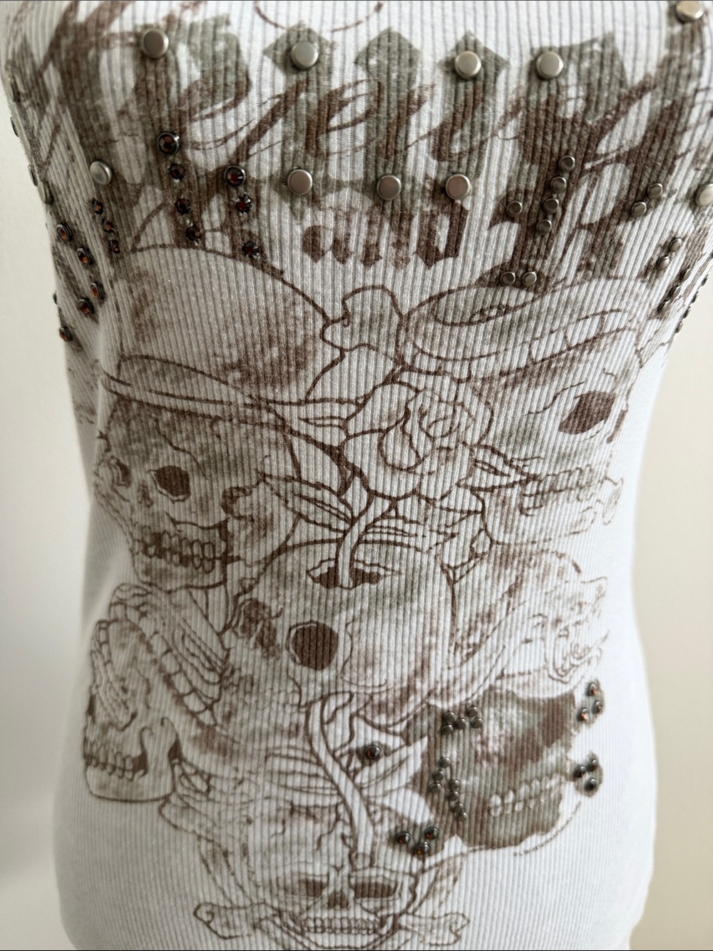 Y2K White Stud-Trim Ribbed Graphic Tank Top - Picture 4 of 5